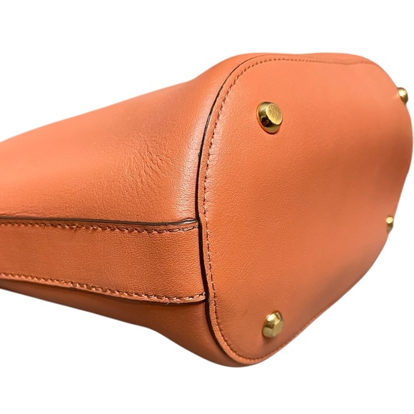 Donna Karan Adan Bucket Bag 100% Leather Pockets & Interior w/ Adjustable Strap - Picture 7 of 13